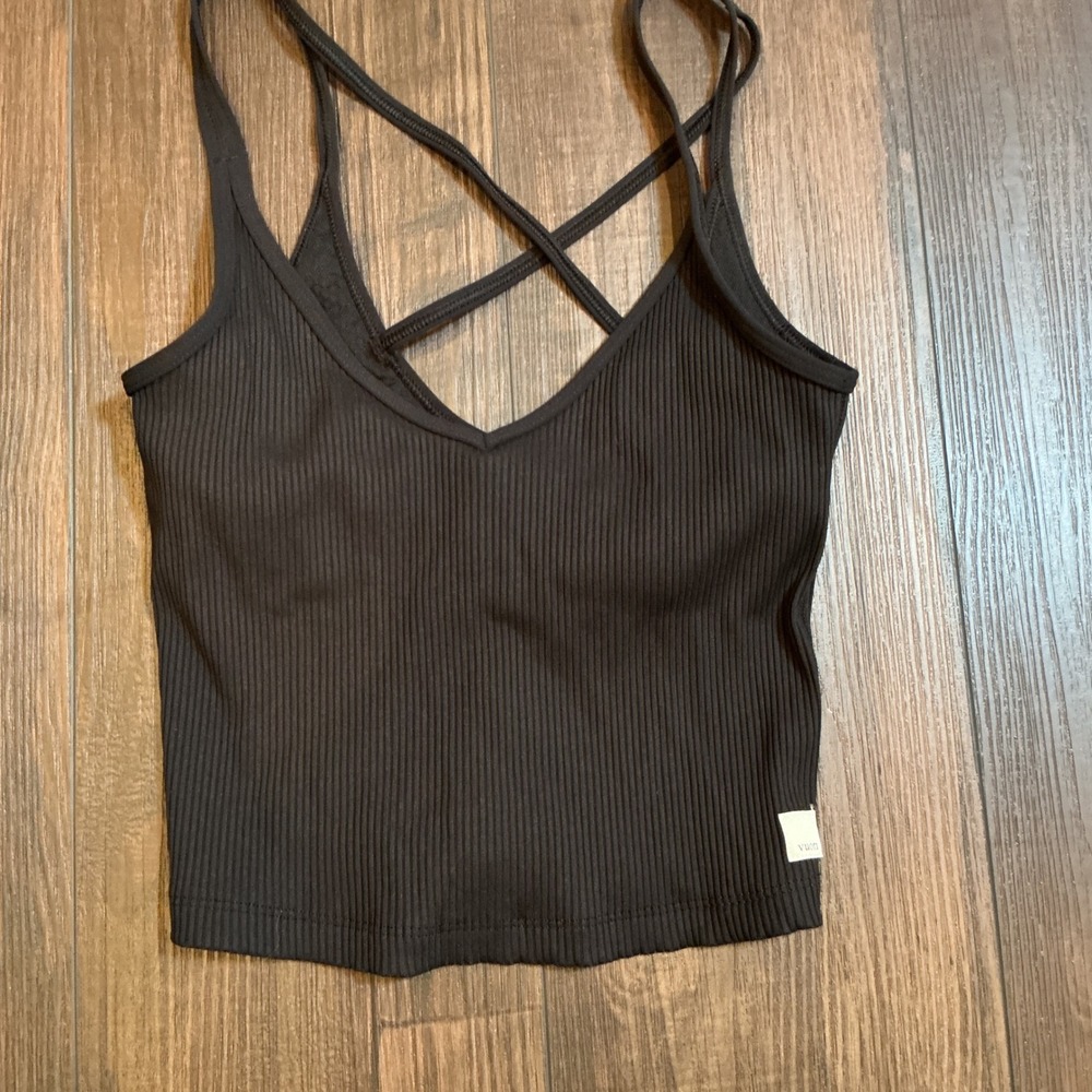 Vuori Ribbed Crop Tank Black Strappy Cross Back Shelf Bra Small Activewear Top